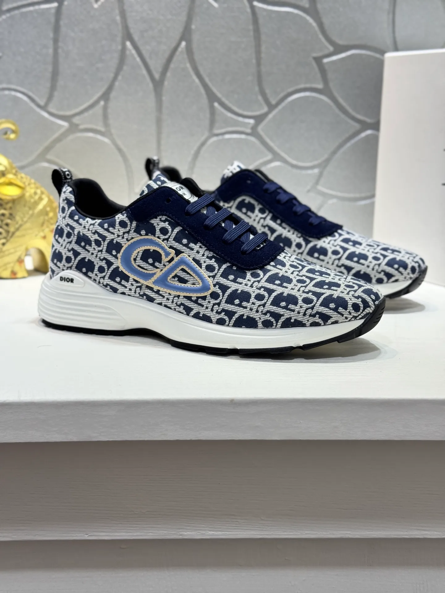 Men's shoes 💰420 [New style] 🏵️🏵️Original quality! Dior🔥Christan Dior (Dior) hot style [new style]⚠⚠️Top purchasing agent🔍🔍Men's HK counters are on sale simultaneously. Sole: The original sole is specially provided by the original factory. The exclusive movable molded sole is super comfortable. The original factory follows the order. 🔍🔍The high-quality multi-color splicing design is exquisite and unique, with canvas upper and mesh lining💪Details determine the quality. We only make shoes with care. You can go in and out of the counter at will. Welcome to compare🇮🇹Size: 38-44 (45 customized)
